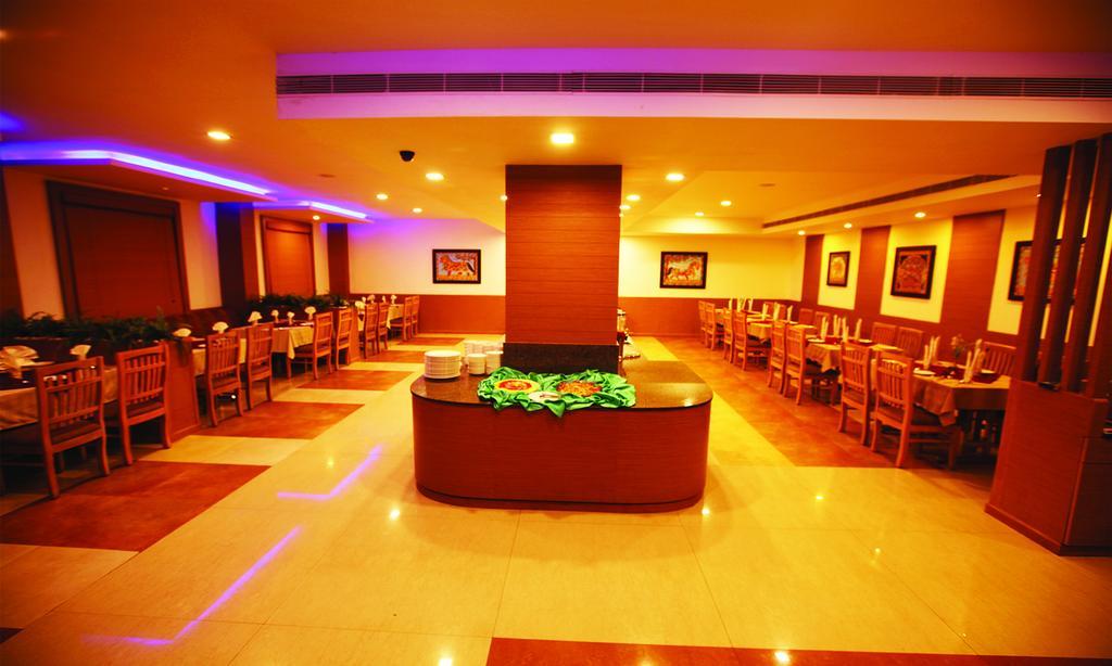 Hotel Sterling V Grand Madurai Esterno foto