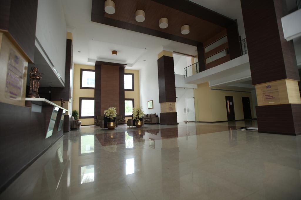 Hotel Sterling V Grand Madurai Esterno foto