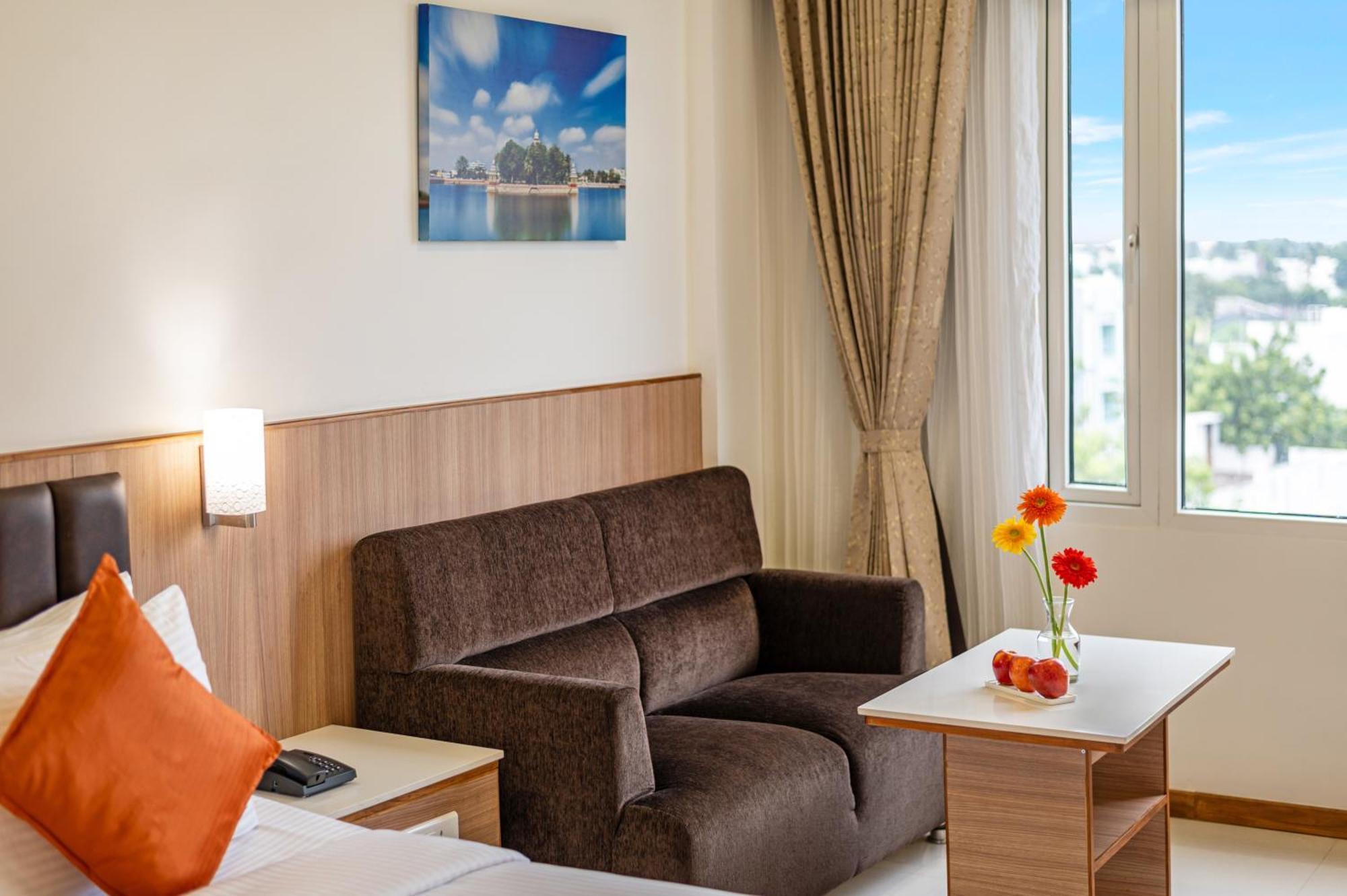 Hotel Sterling V Grand Madurai Esterno foto