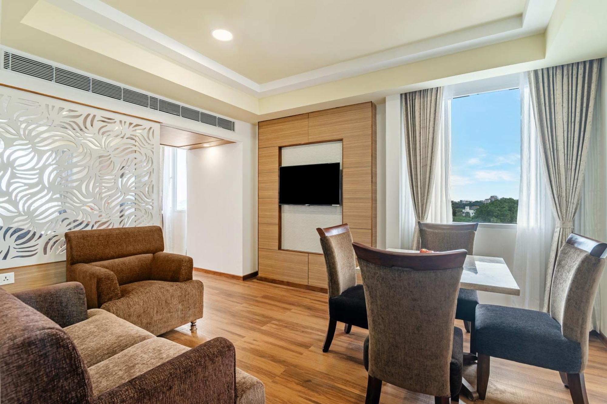 Hotel Sterling V Grand Madurai Esterno foto