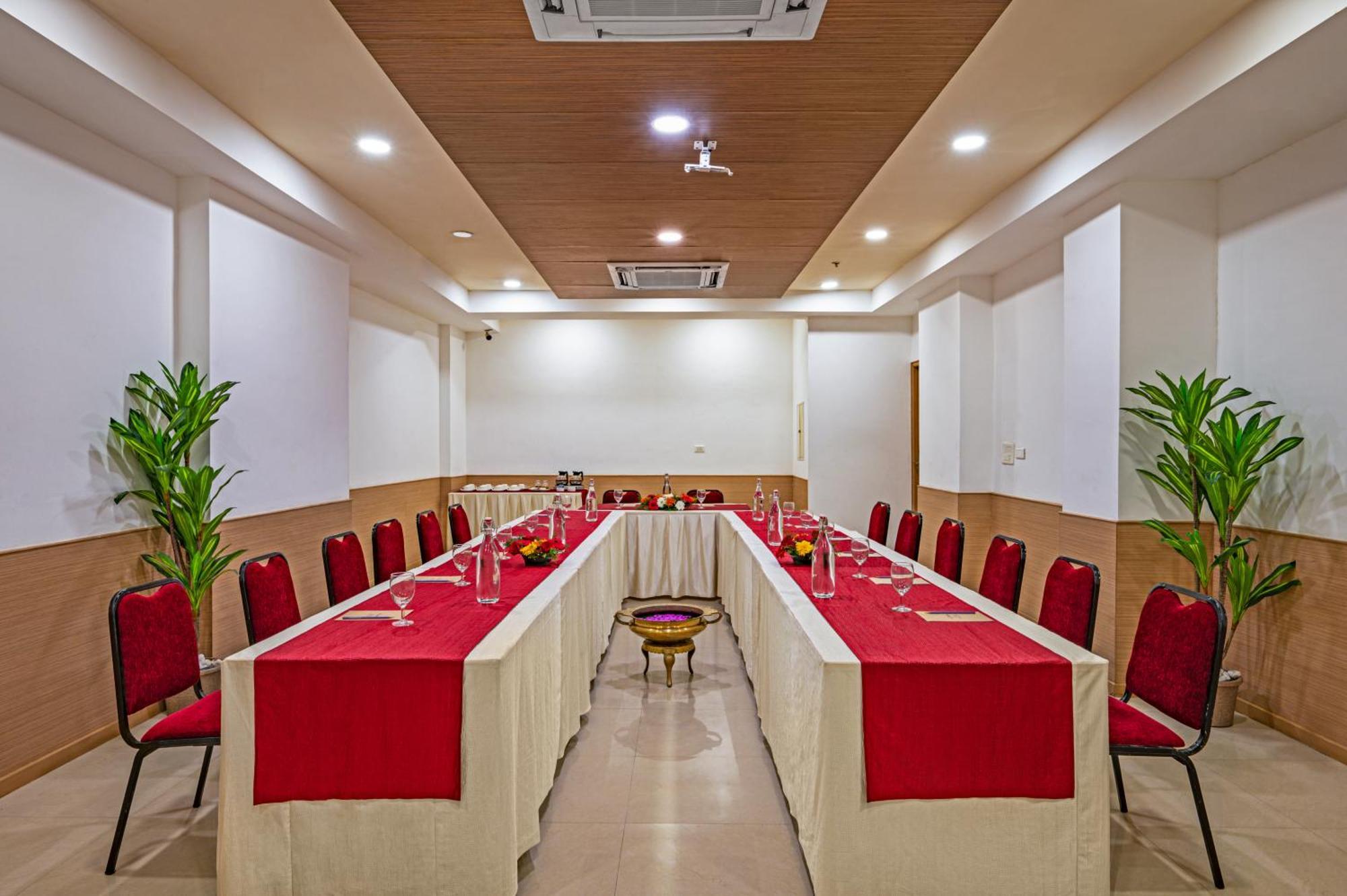 Hotel Sterling V Grand Madurai Esterno foto